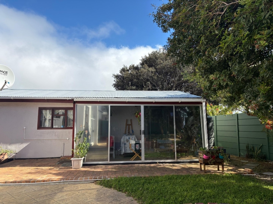 2 Bedroom Property for Sale in Sunnydale Western Cape
